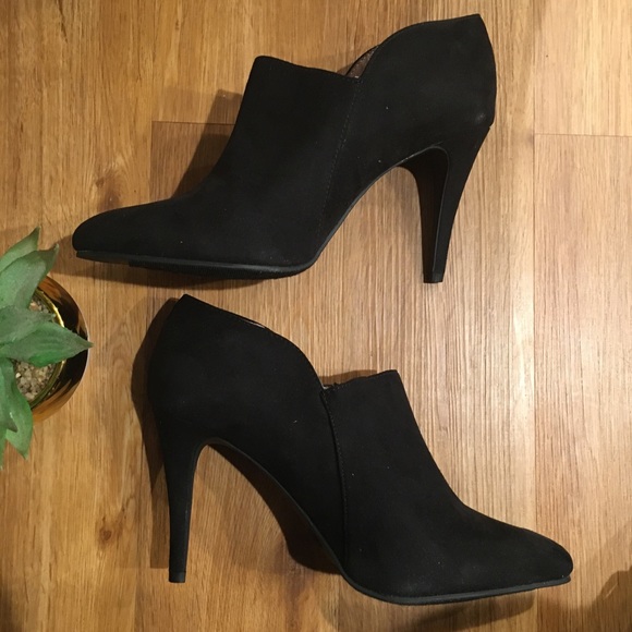 Mossimo Black High Heel Booties Size 10 - Picture 3 of 9